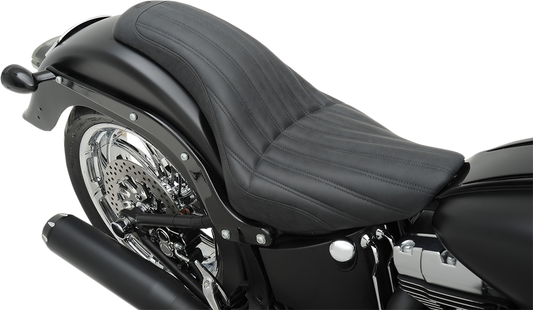 SADDLEMEN Knuckle 2-Up Seat - Ribbed - Black - Softail '06-'17