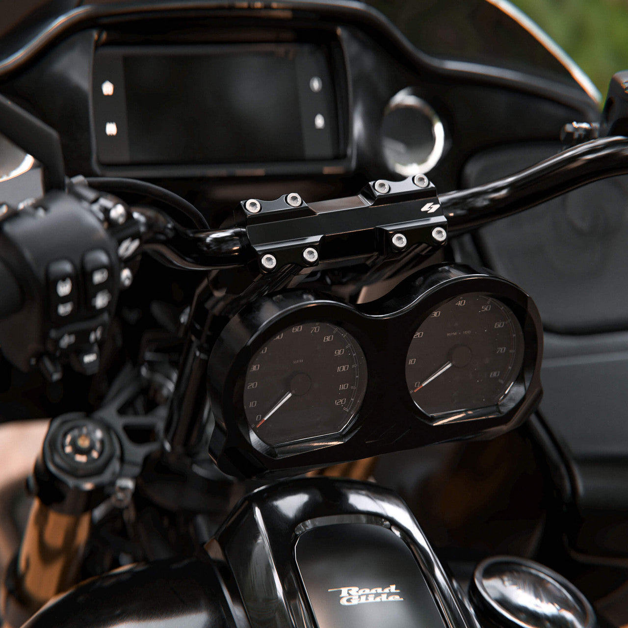 KRAUS MOTO LUX Gauge Bezel - Black Anodized - Road Glide '15-'23