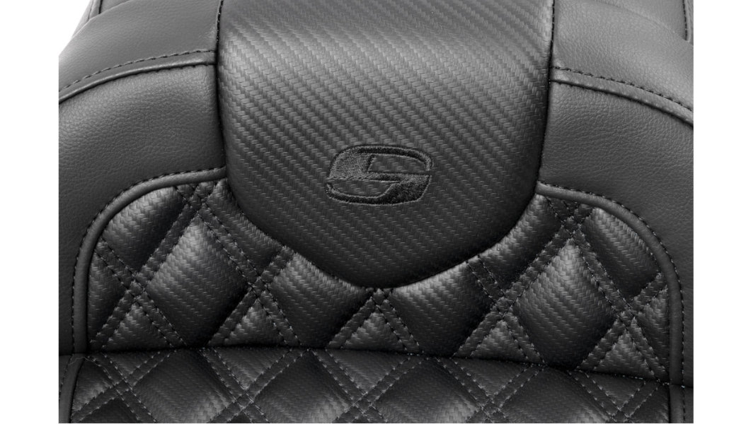 SADDLEMEN RoadSofa™ Seat - without Backrest - Carbon Fiber - Lattice Stitch - Touring '23.5-'25