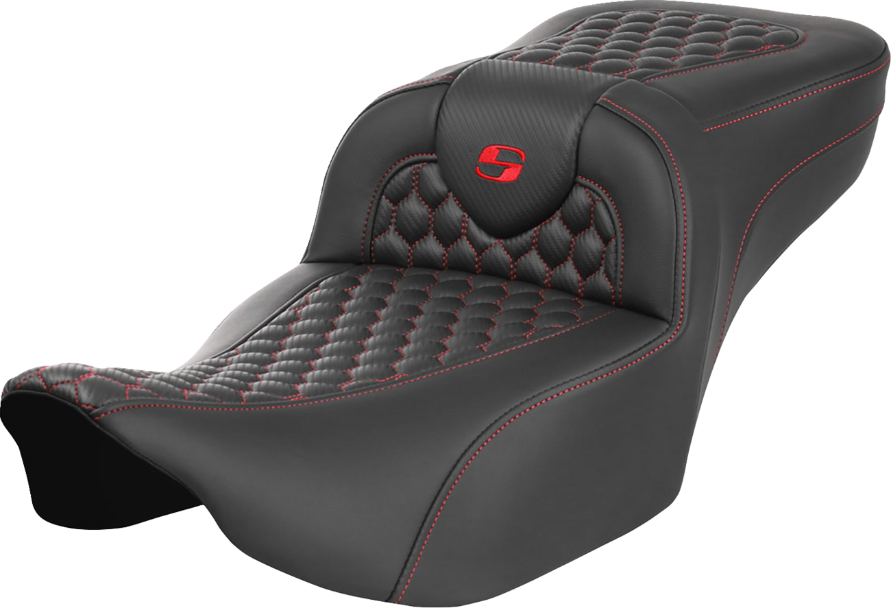 SADDLEMEN Roadsofa™ Extended Reach Seat - without Backrest - Honeycomb - Red Stitch - Touring '23.5-'25