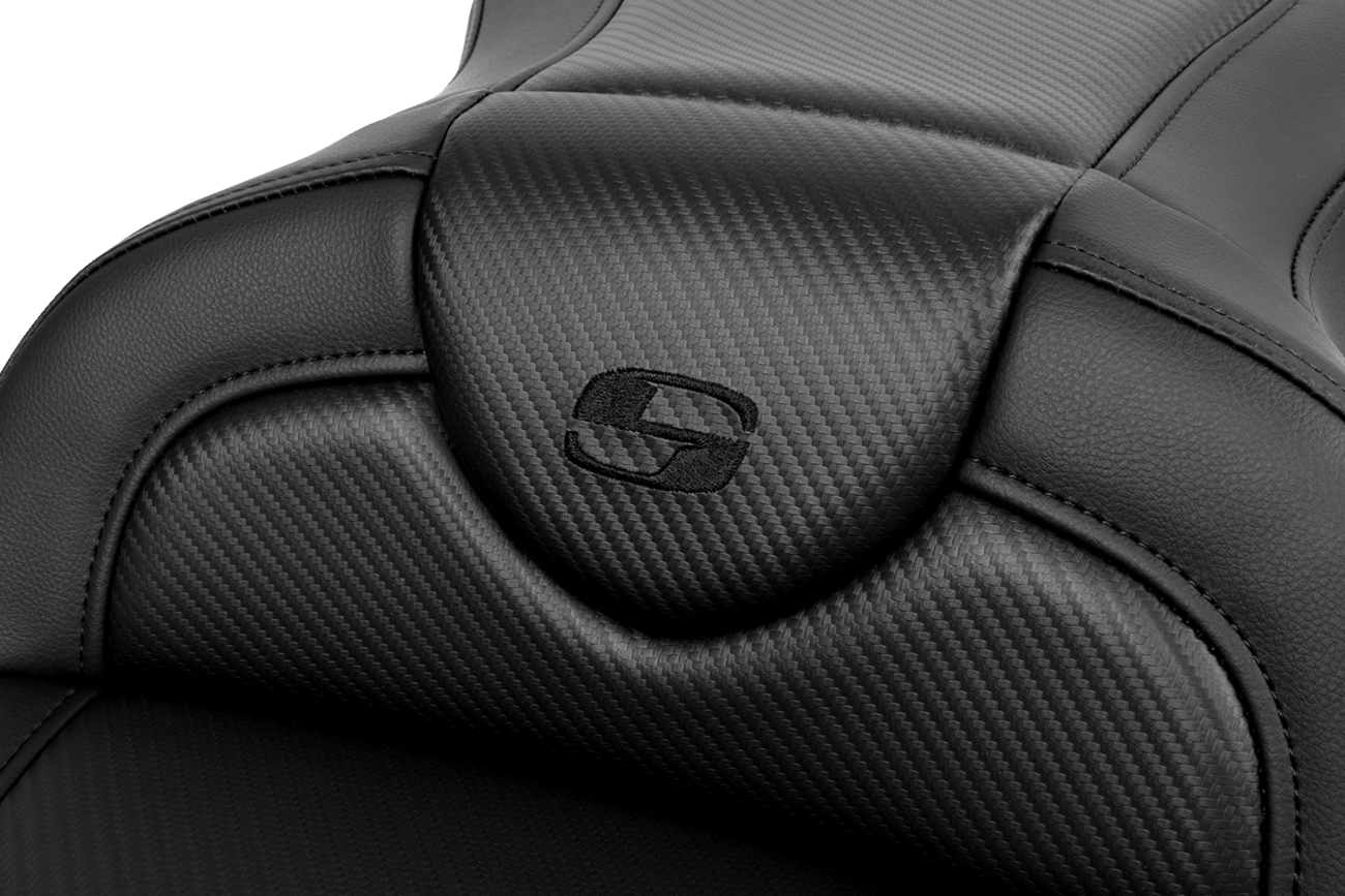 SADDLEMEN Roadsofa Seat - without Backrest - Carbon Fiber - Black Stitch - 'FL '08-'24