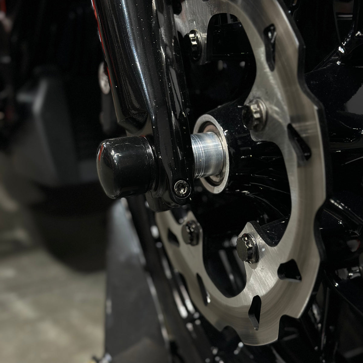 Bagger Lower Axle Clamp Bolt