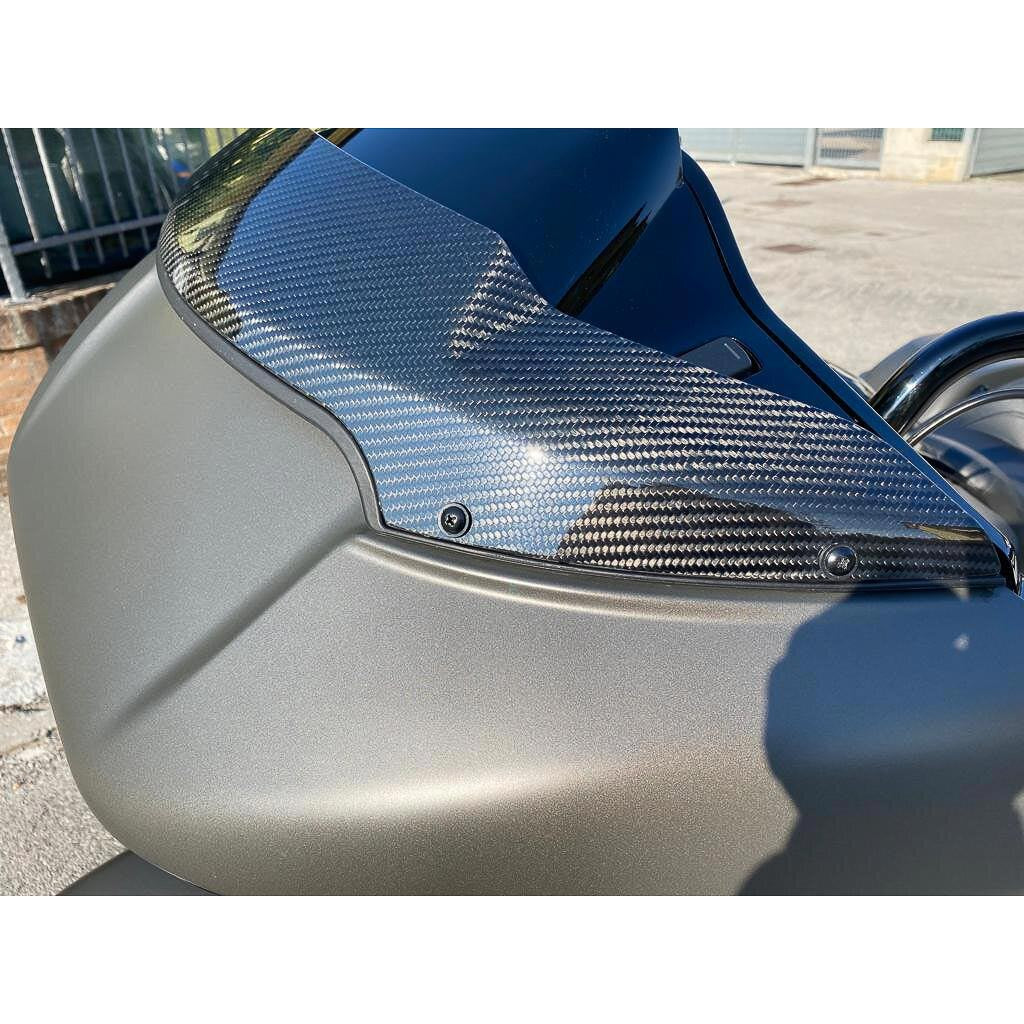 Carbon Visionary Carbon Fiber Numero Uno Road Glide Windshield