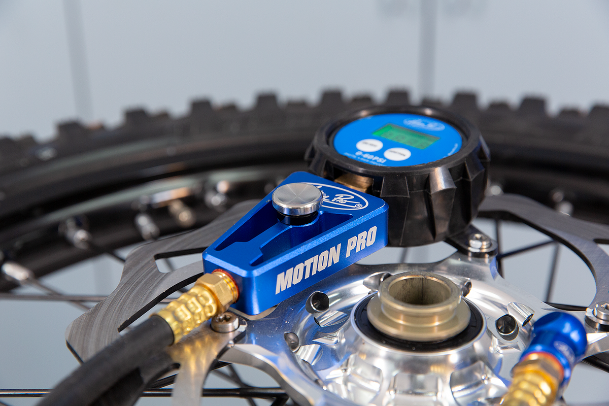 MOTION PRO Tire Pressure Gauge - Digital - 60 psi