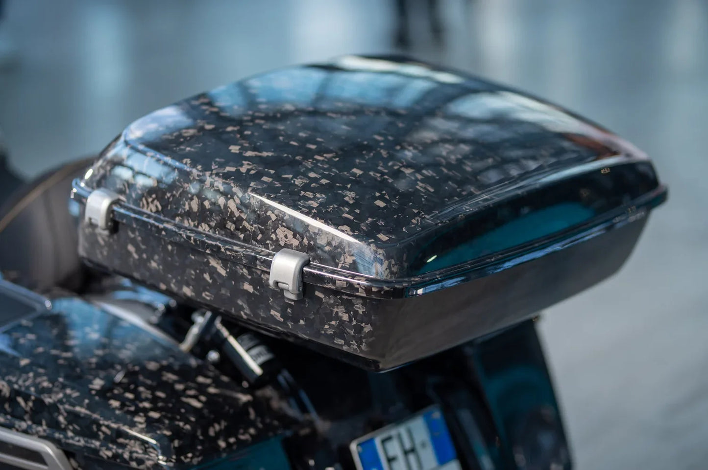 Carbon Visionary Carbon Fiber Chopped Tour Pack
