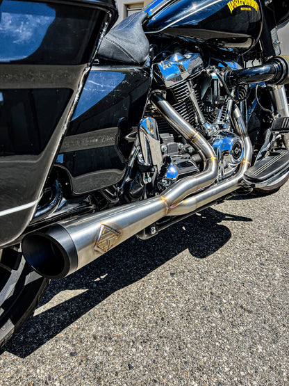 2017-2026 M8 BAGGER - CUTBACK