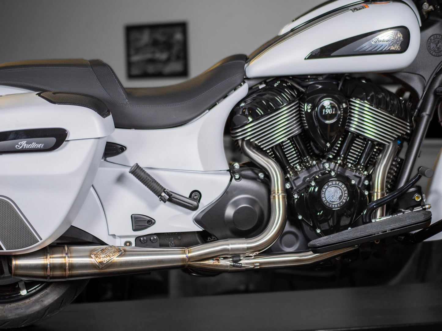 Indian Chieftain Mid-Length Exhaust