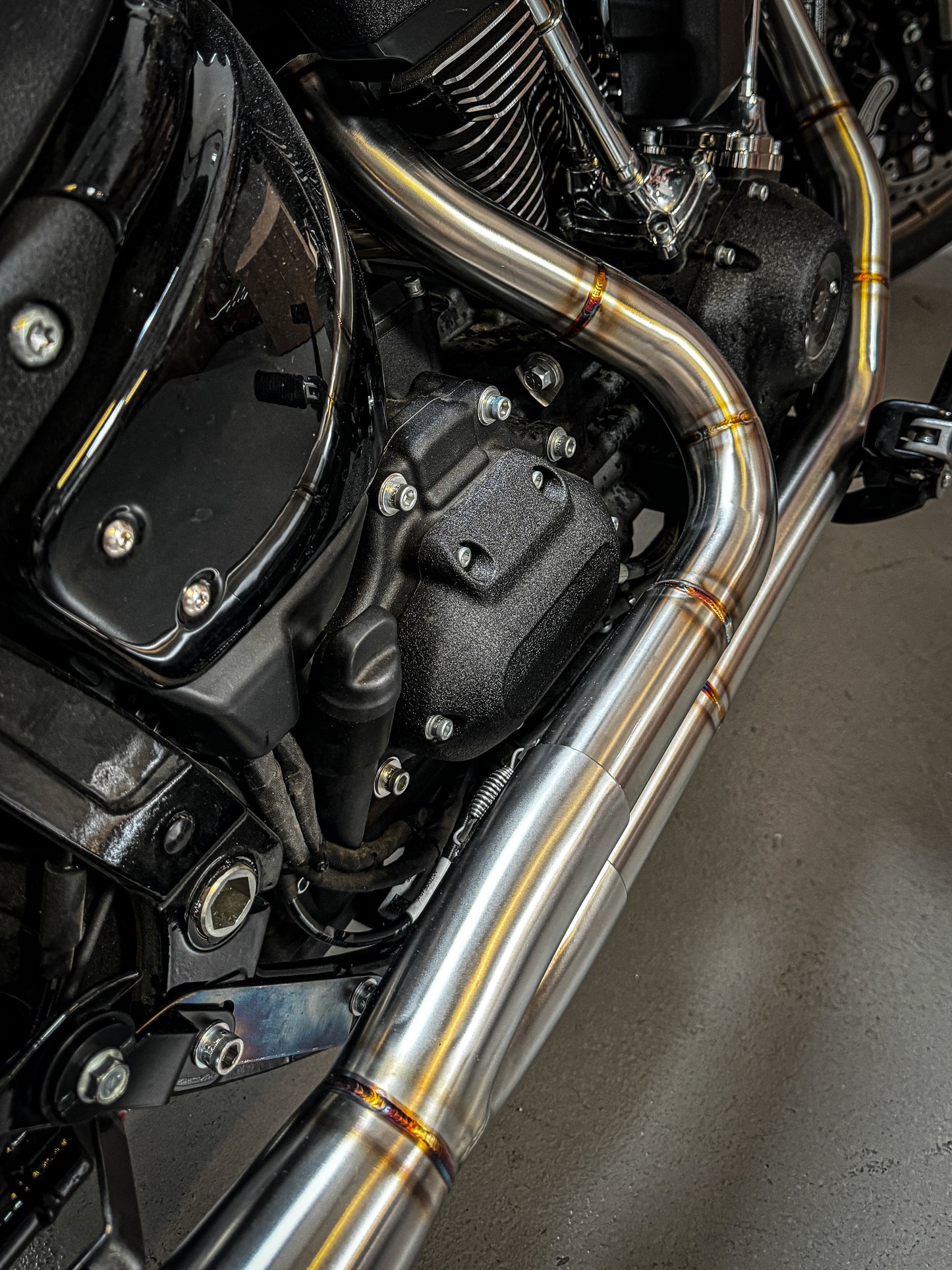 2018-2026 M8 SOFTAIL - MID LENGTH “ELSINORE”