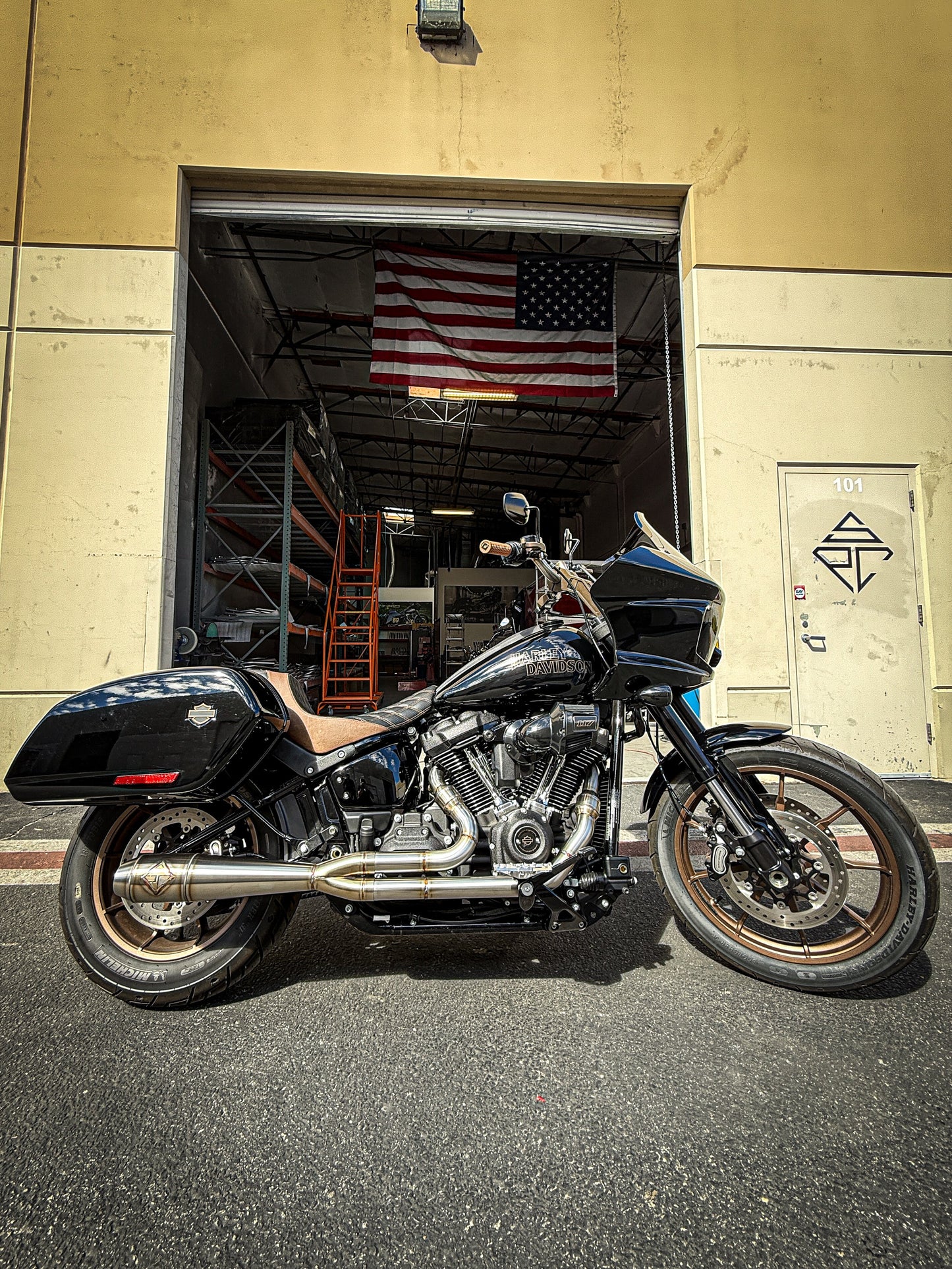 2018-2026 M8 SOFTAIL - MID LENGTH “ELSINORE”