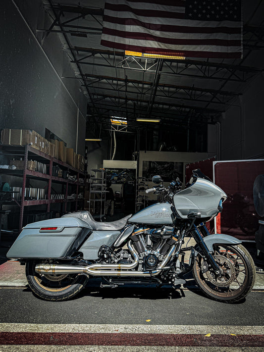 2017-2026 M8 BAGGER - MID LENGTH “ELSINORE”