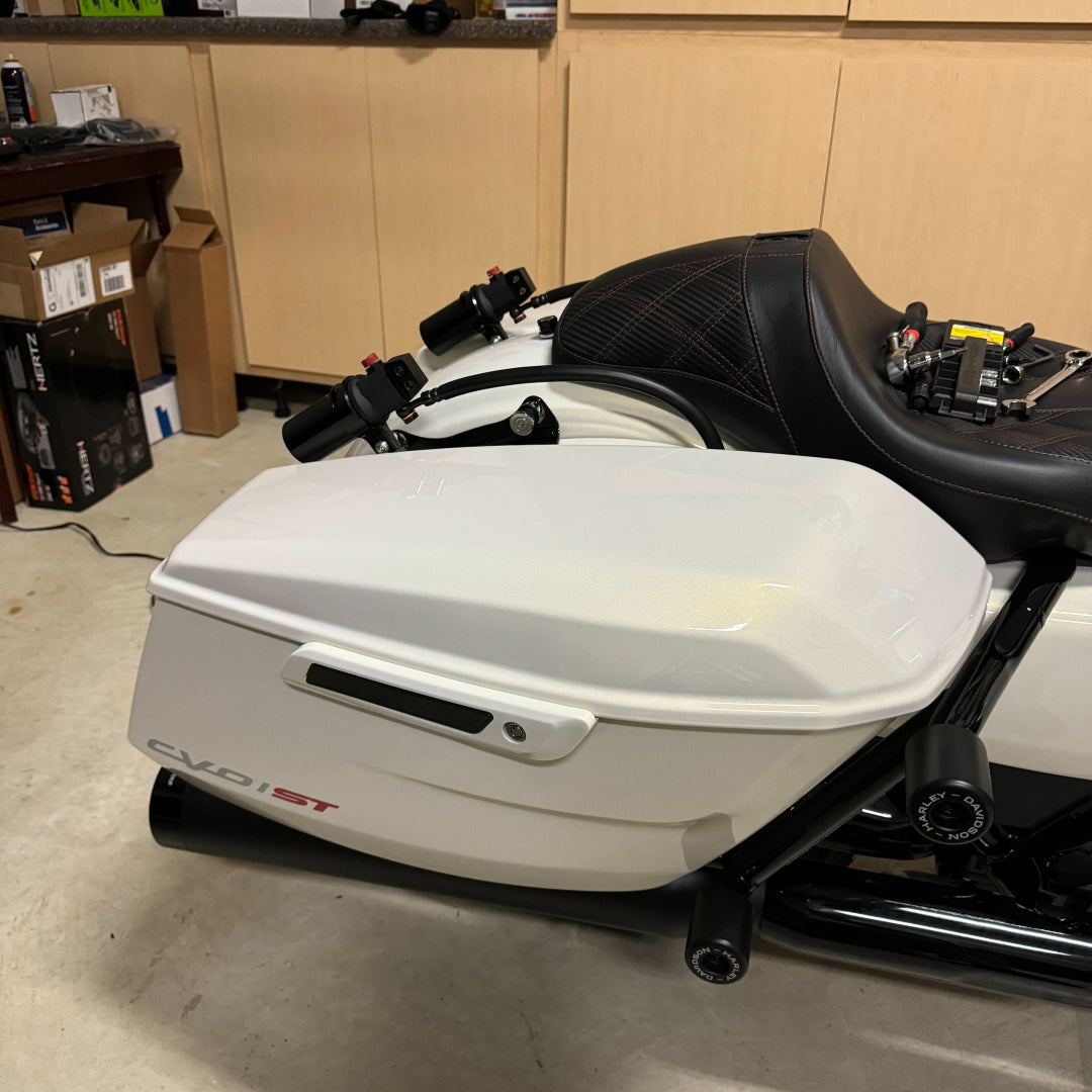 Carbon Visionary 24+ CVO ST Shark Tail Reservoir Brackets