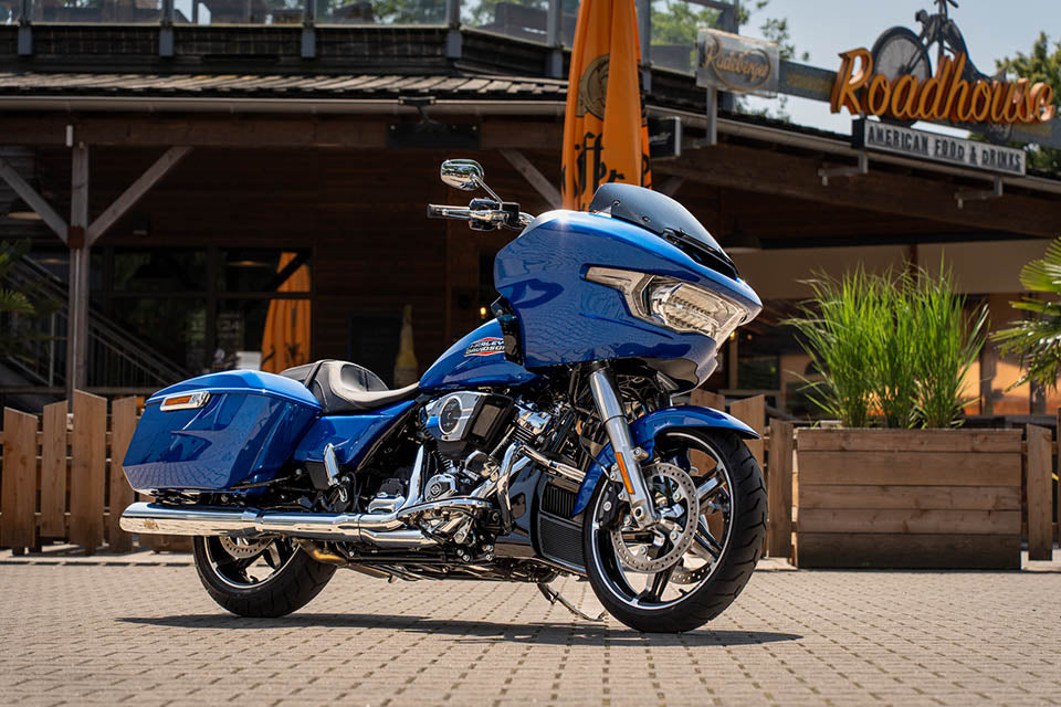 Touring 4.5" 2-2 Exhaust, Black & Slashcut End Cap, Black